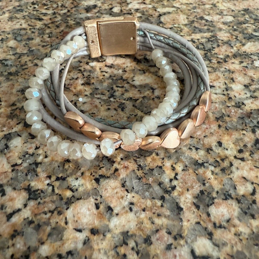 Elegant Gray and Gold Beaded Bracelet